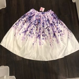 High waisted skirt